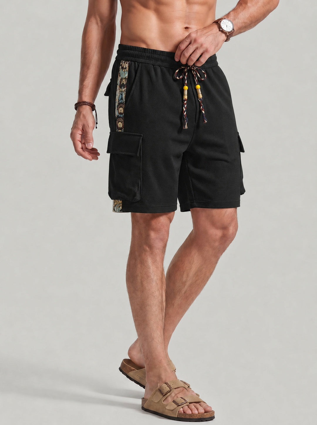 Short cargo imprimé noir, vue portée de face