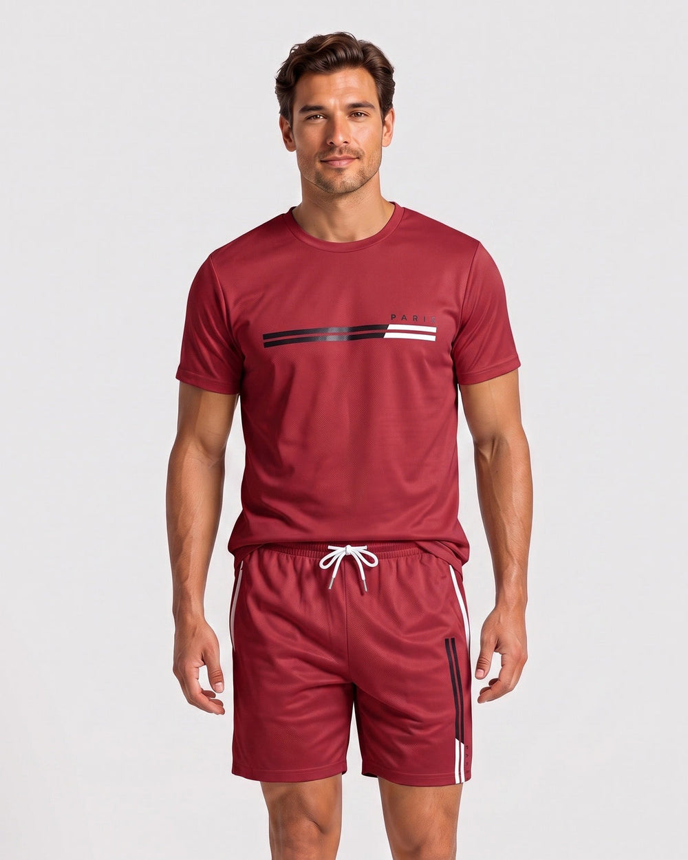 Ensemble t-shirt à rayures horizontales et short, porté