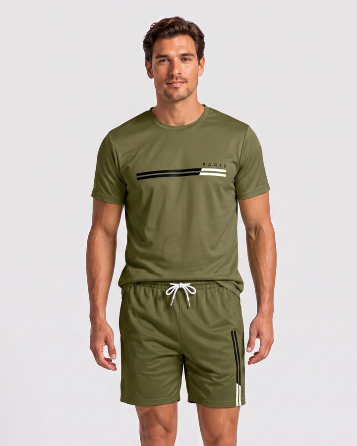 Ensemble t-shirt à rayures horizontales et short, porté