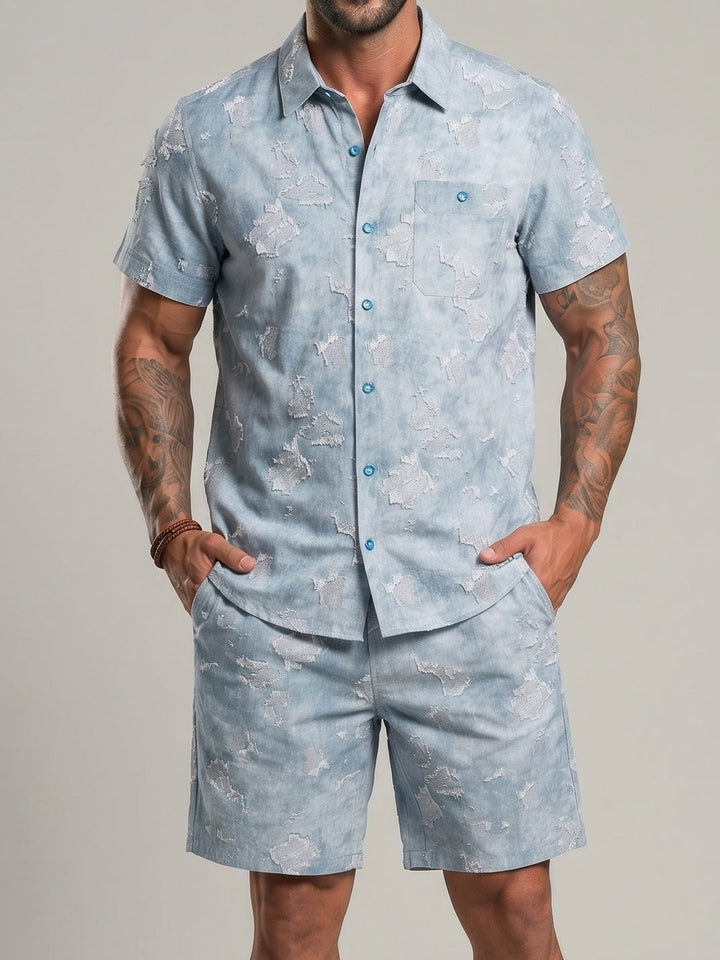 Ensemble chemise et short bleu, vue portée de face