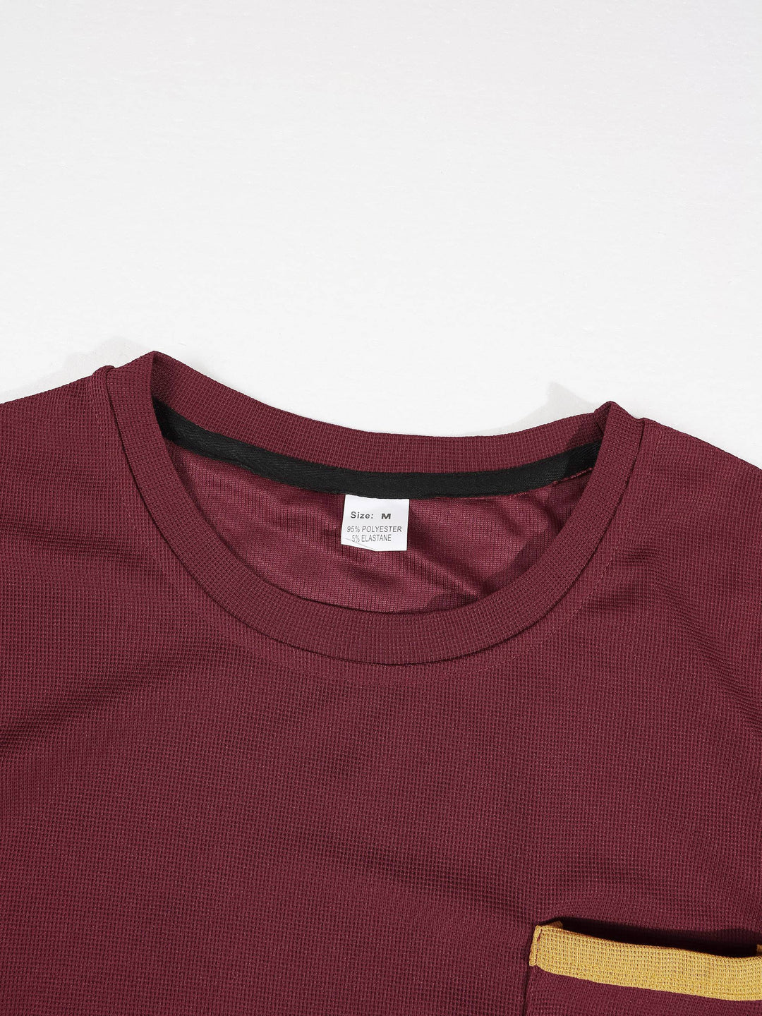 T-shirt en maille gaufrée — détail de la manche