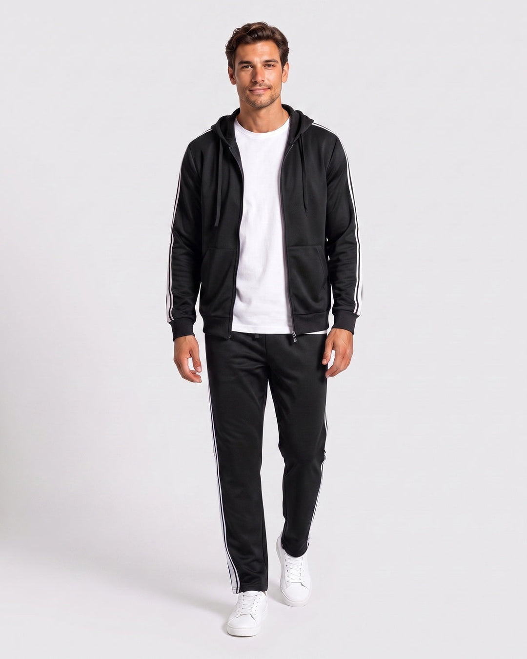 Ensemble sweat zippé à capuche et pantalon noir — vue de face