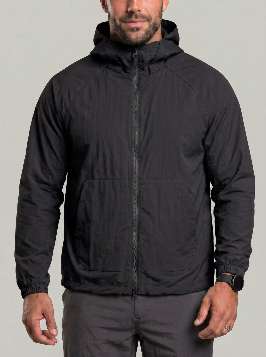 Veste zippée à capuche raglan noire — vue de face