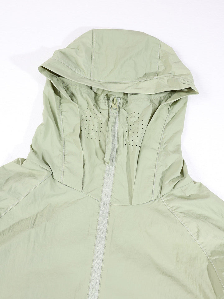 Veste zippée à capuche raglan vert clair — gros plan de la capuche