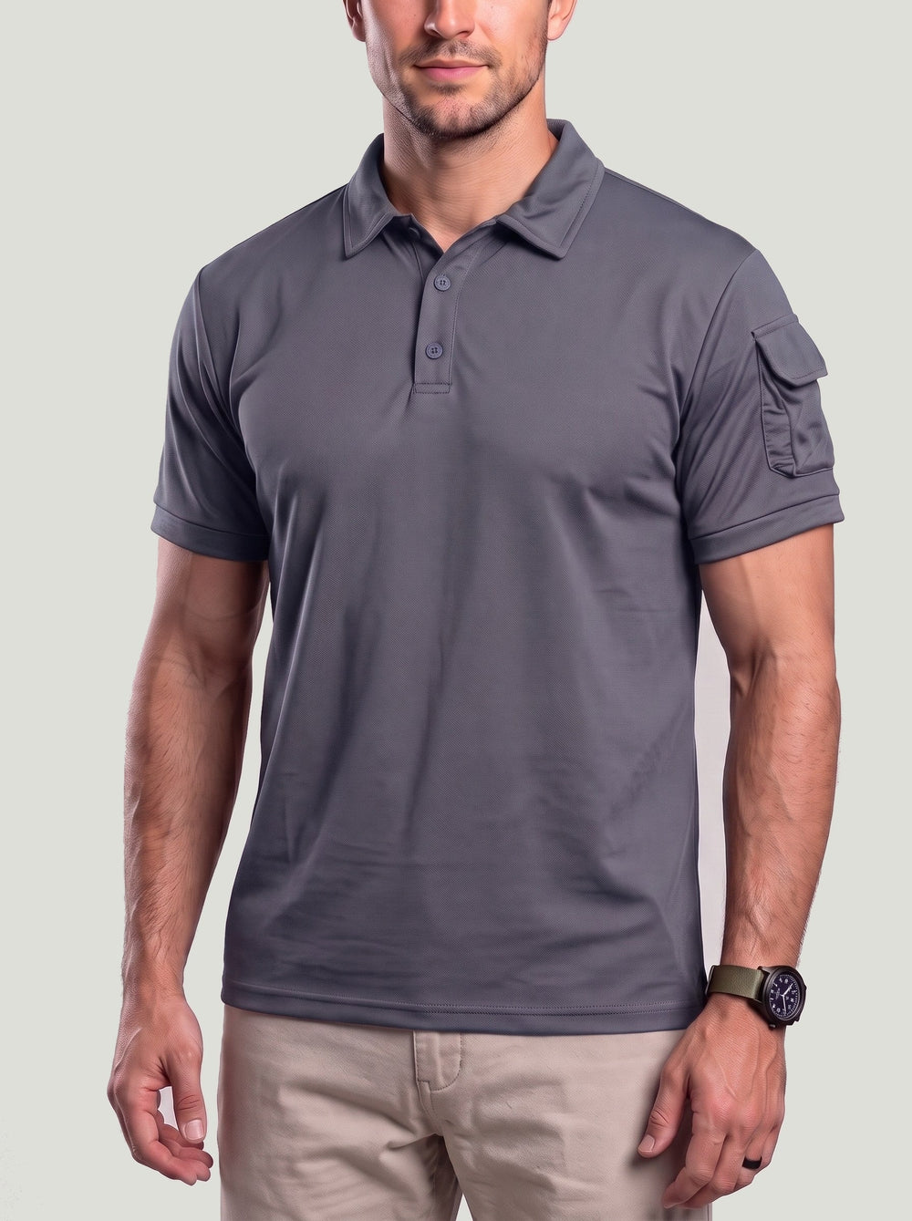 Polo uni à poche sur la manche — vue complémentaire du produit.
