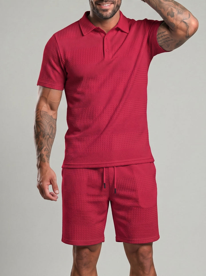Tenue polo et short à cordon, porté