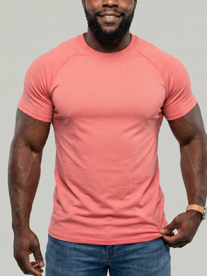 T-shirt à col rond rose, vue portée de face