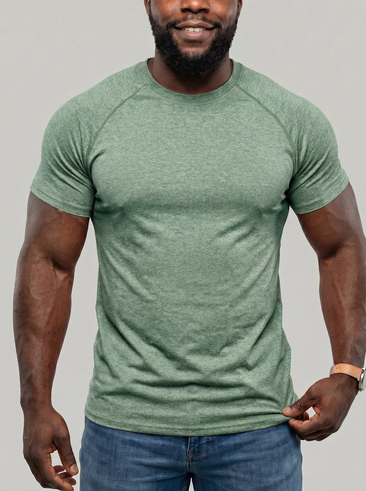 T-shirt à col rond vert, vue portée de face