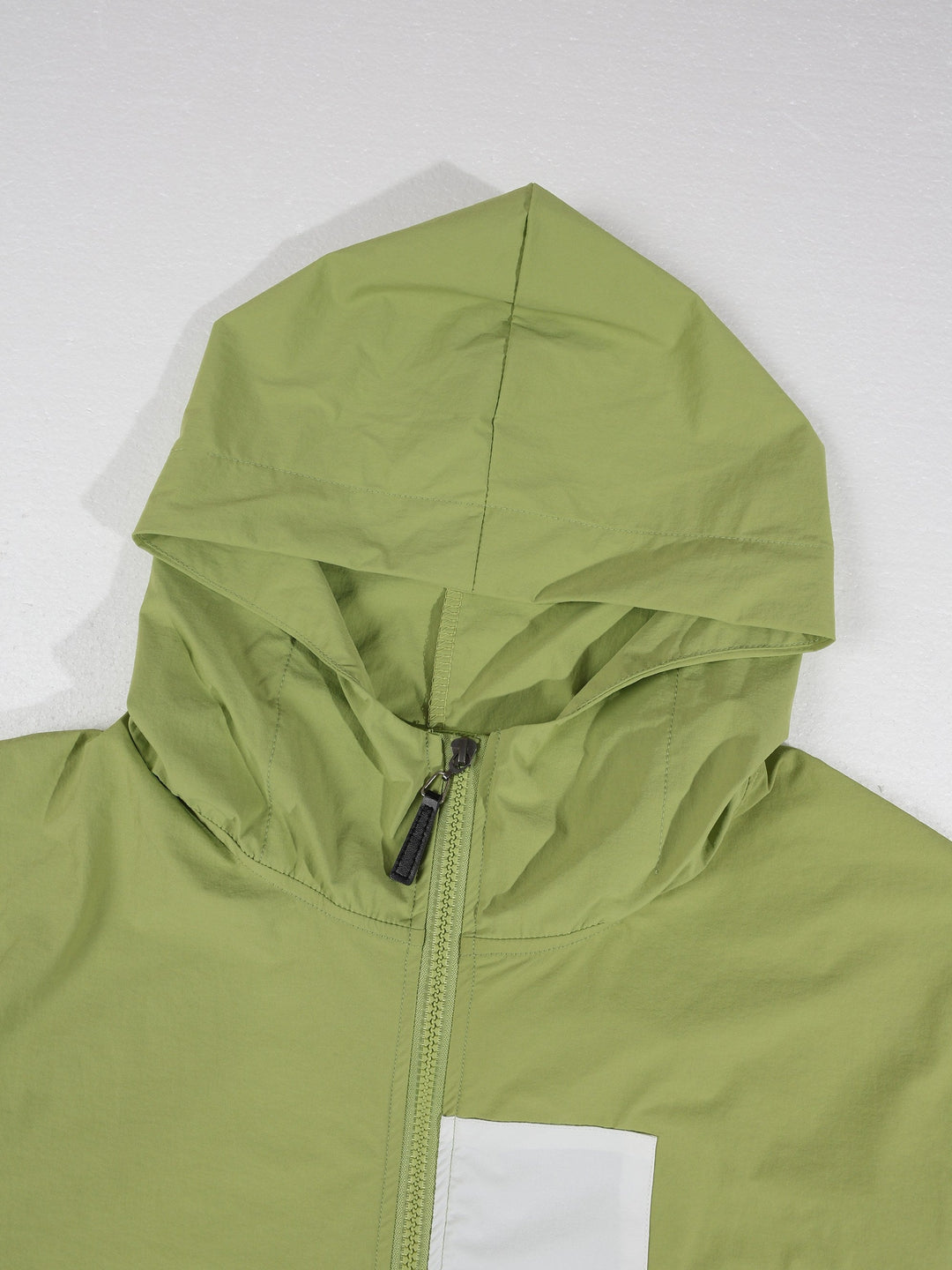 Sweat à capuche à manches courtes — détail de la matière