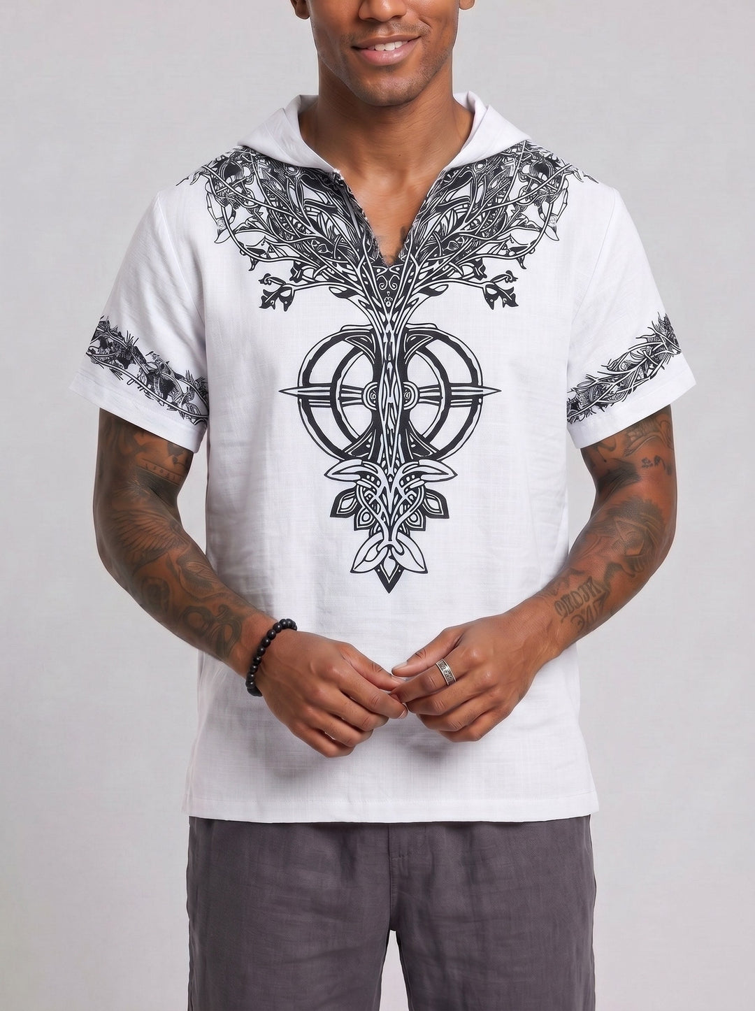 T-shirt à capuche et col V blanc — vue de face