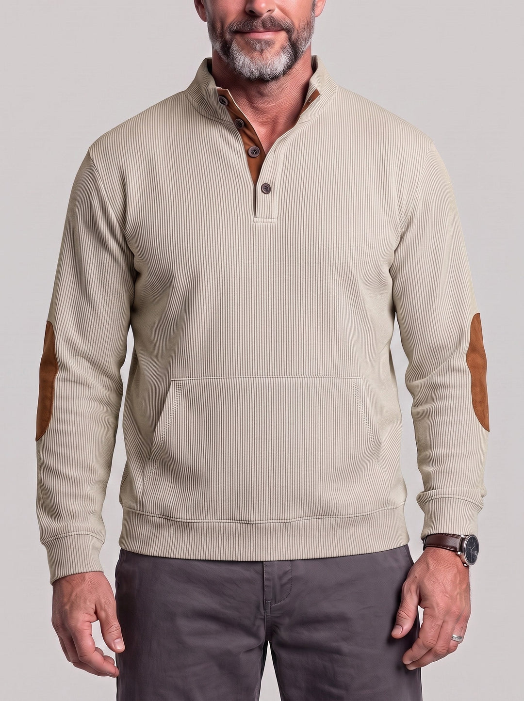 Pull boutonné à poche kangourou beige — vue de face