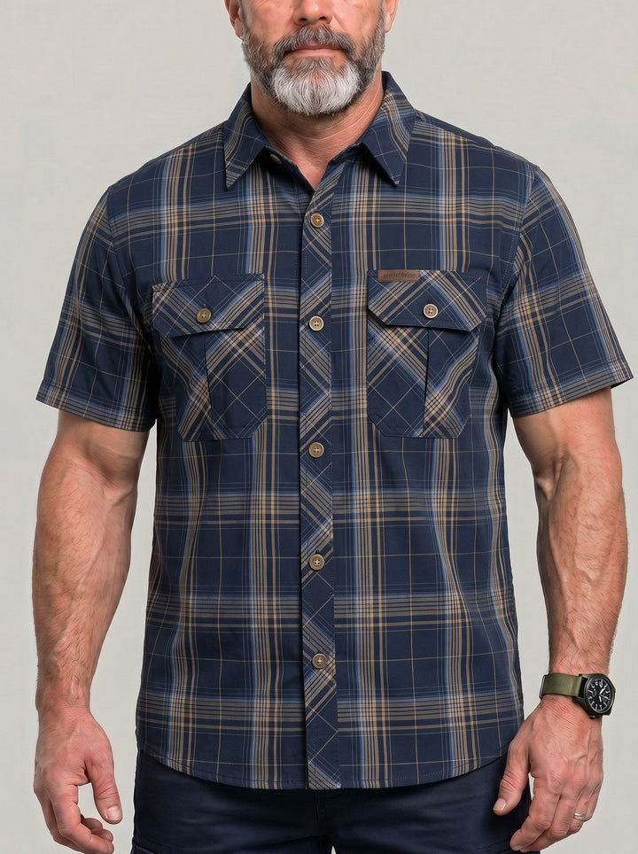Chemise à carreaux bleu foncé, vue portée de face