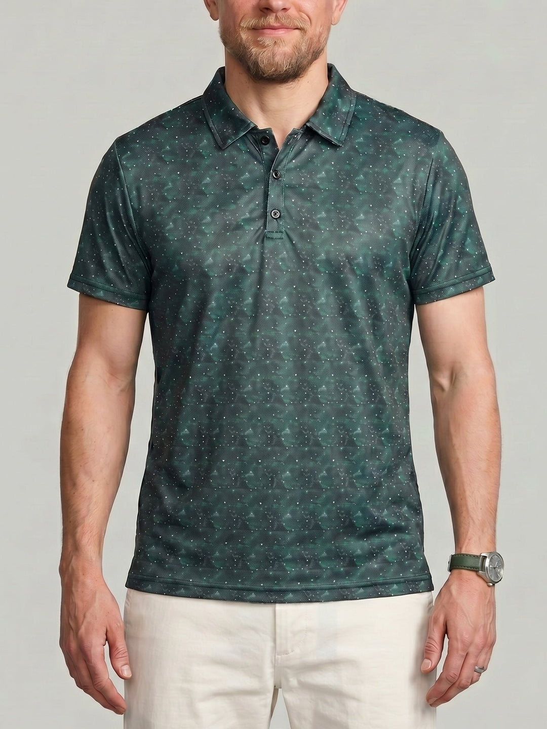 Polo graphique vert foncé, vue portée de face