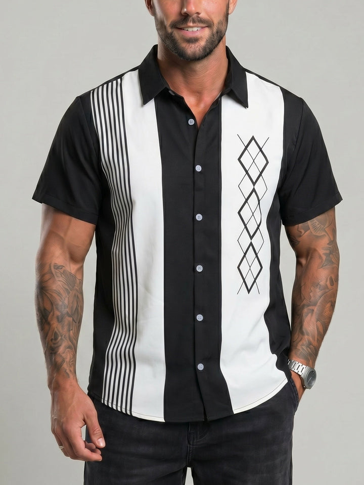 Chemise à imprimé géométrique noire, vue portée de face