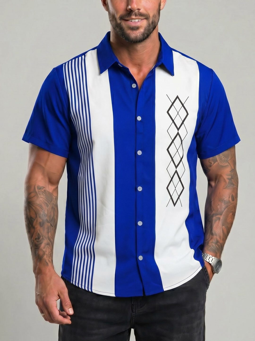 Chemise à imprimé géométrique bleue, vue portée de face
