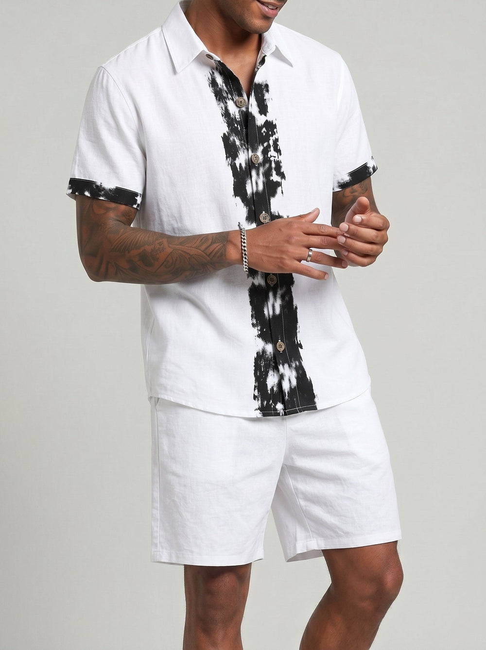 Ensemble haut et short coupe loose, porté