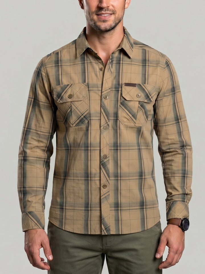 Chemise à carreaux à poches poitrine — vue de face
