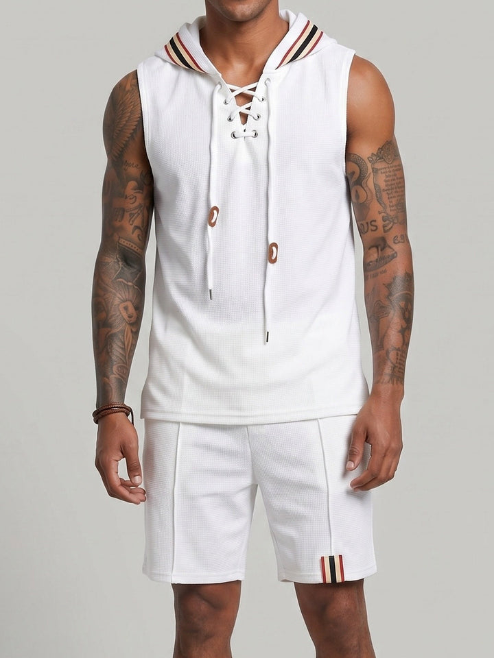 Ensemble gilet à capuche et short, porté