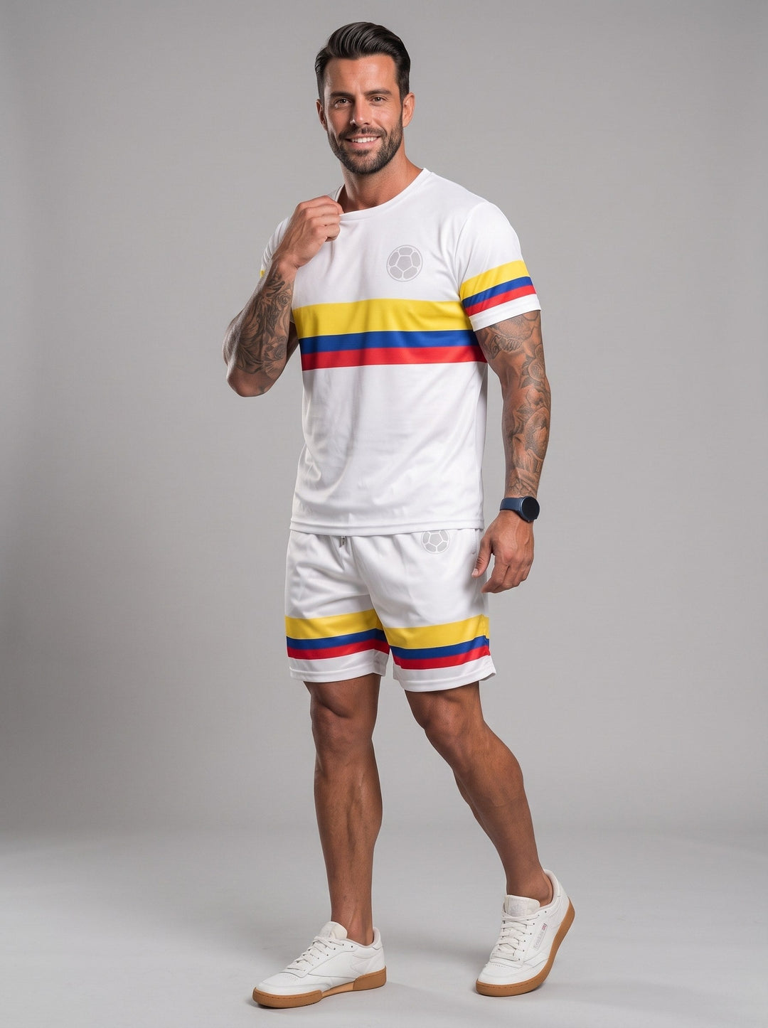 Ensemble t-shirt et short à bandes — vue principale du produit.