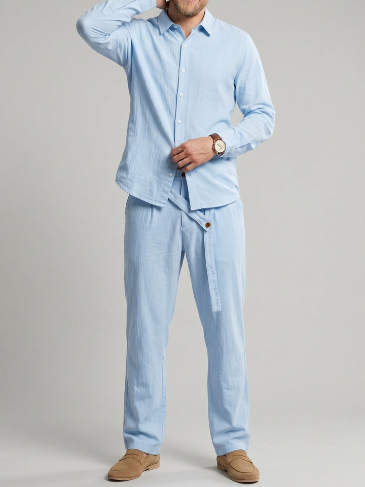 Ensemble chemise et pantalon coupe droite, porté