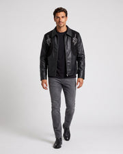 Blouson noir à motifs de dragons brodés, vue portée en pied