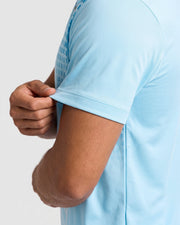 Ensemble sport décontracté bleu ciel — détail manche courte et tissu