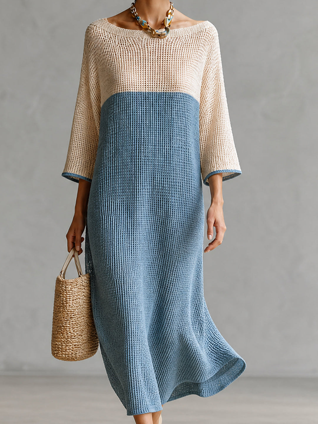 Robe maxi beige et bleue, vue rapprochée de face