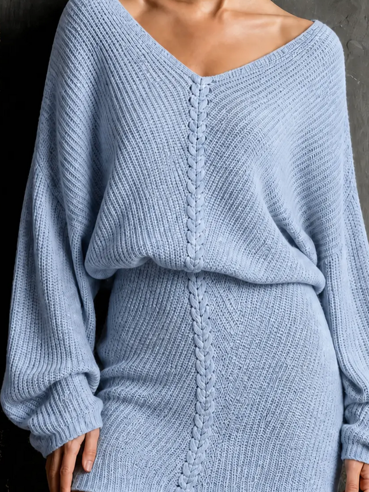Robe bleu clair, gros plan du détail tressé