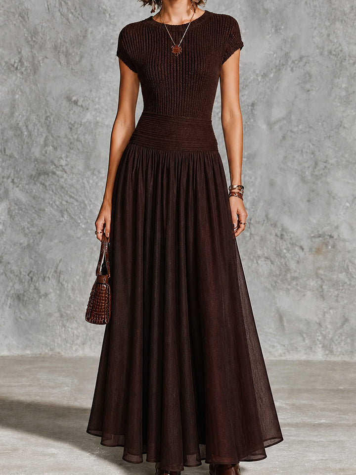 Robe maxi brun foncé, vue rapprochée de face