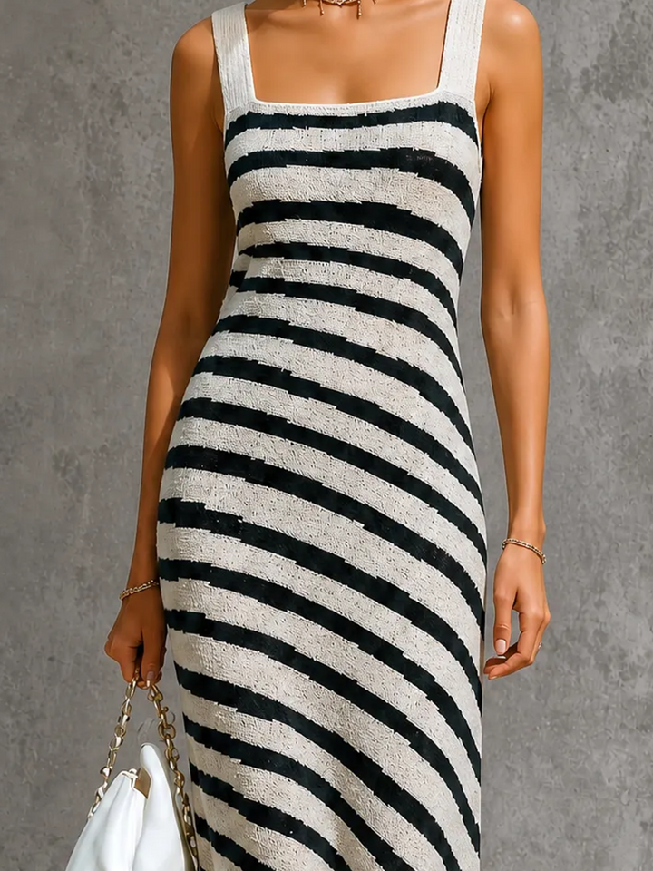 Robe maxi rayée écru et noir, gros plan des rayures