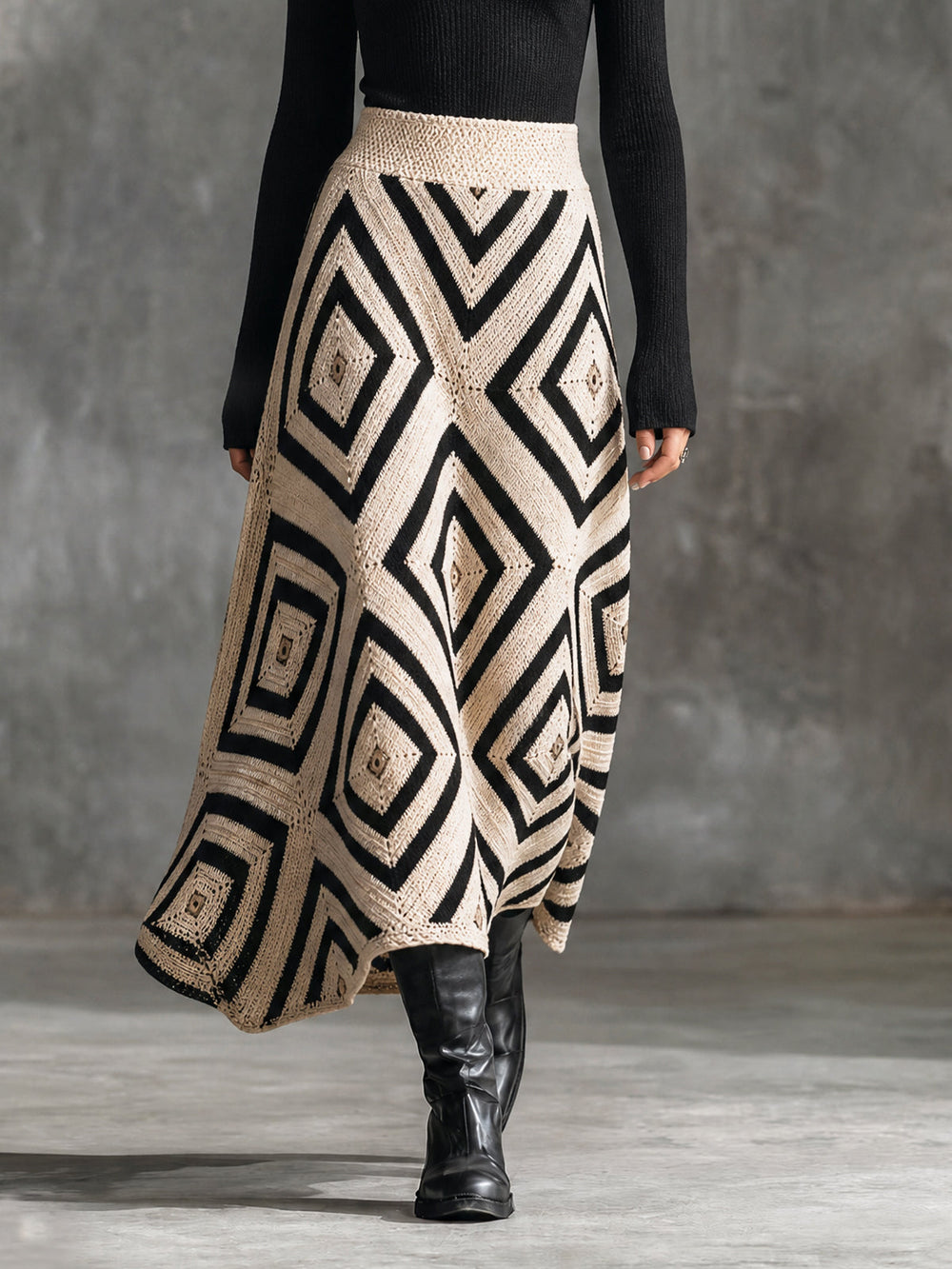 Jupe longue jacquard crème et noire, vue d'ensemble de face