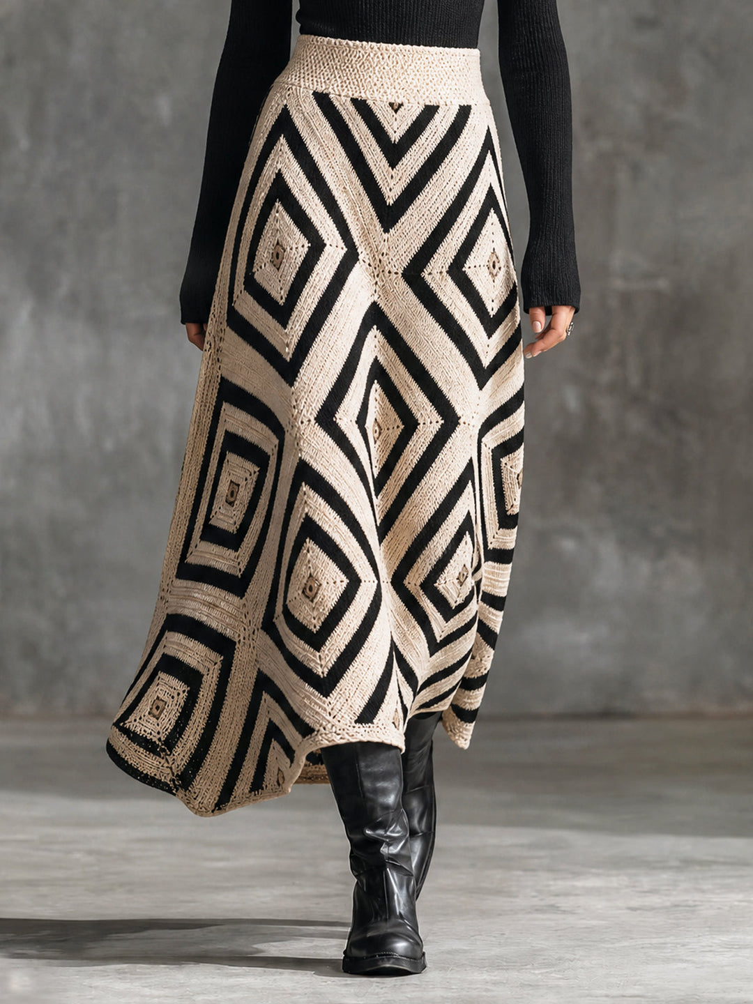 Jupe longue jacquard crème et noire, vue de face