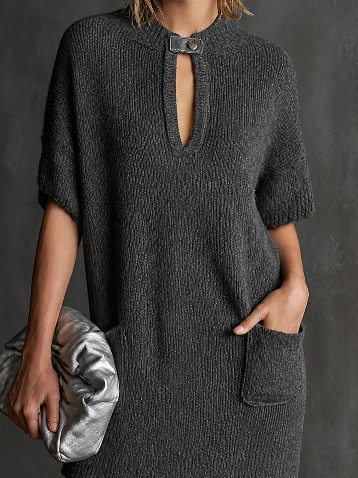 Robe courte grise chinée, vue rapprochée de face