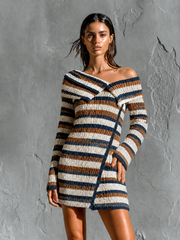 Robe rayée à col rabattu, vue d'ensemble de face