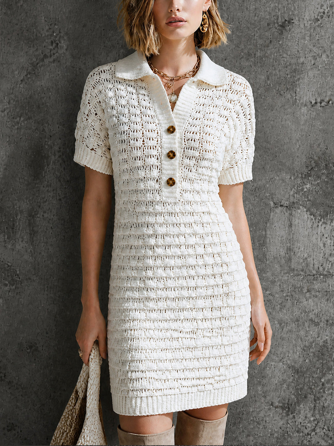 Robe mini blanche ajourée, vue de face