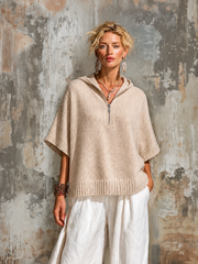 Sweat avoine zippé à capuche — vue portée en pied, pantalon blanc large