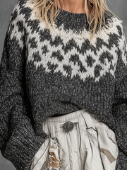 Pull anthracite jacquard — gros plan du motif jacquard et de la maille épaisse