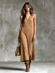 Robe maxi camel à col V, vue d'ensemble de face