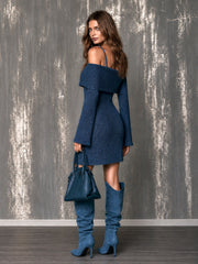 Robe courte épaules dénudées bleu jean — vue portée de profil, côté droit