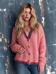 Cardigan rose et marine — vue portée de face, autre pose