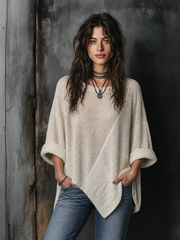 Pull blanc cassé ourlet asymétrique — vue portée de face, autre posture