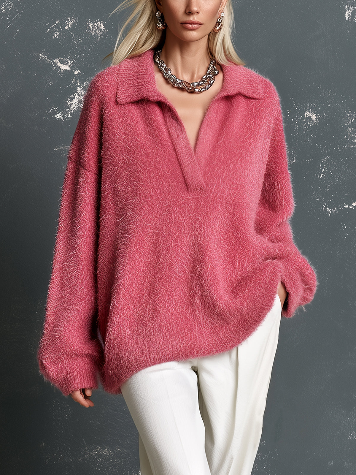 Pull rose vif col polo — vue portée de face, col polo, collier argenté
