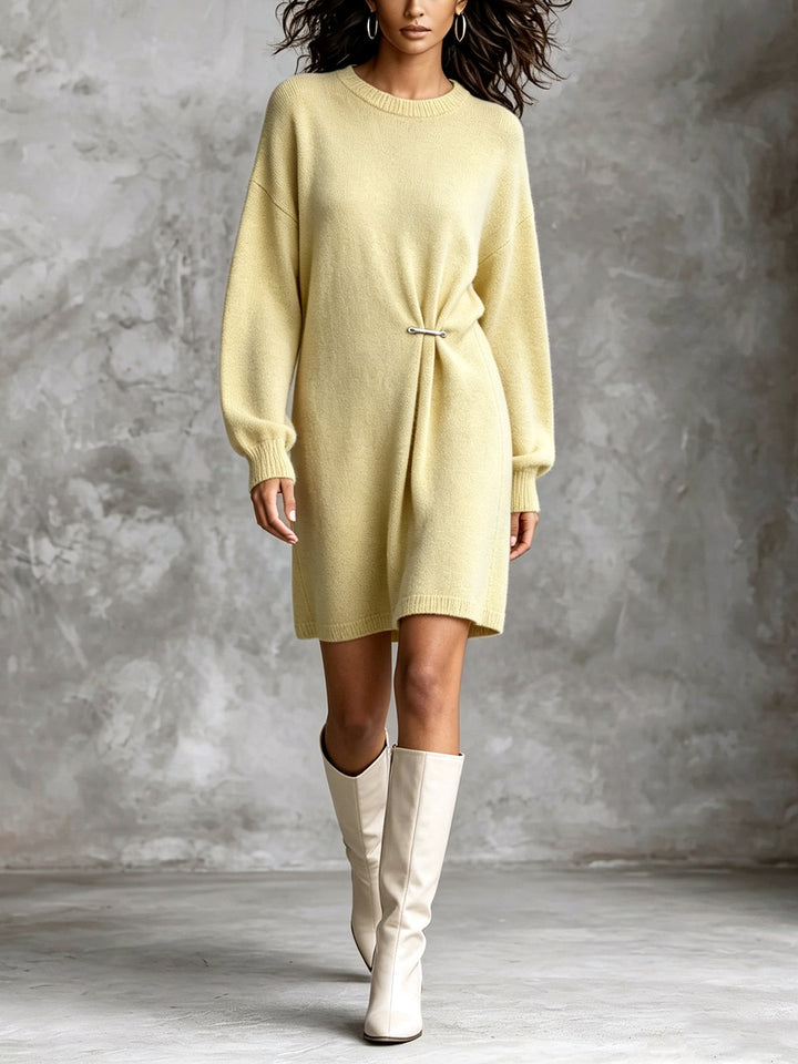 Robe-pull jaune pâle, vue de face