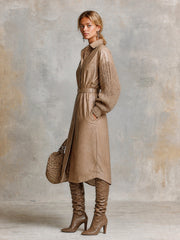 Robe brun clair manches lanternes — vue portée de profil