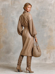 Robe brun clair manches lanternes — vue portée de dos