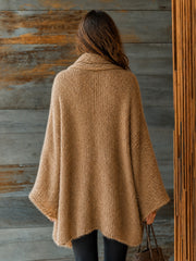 Cardigan camel asymétrique manches évasées — vue portée de dos, retombée sur les épaules