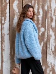 Cardigan bleu à col châle — vue portée de dos