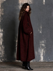 Cardigan long bordeaux zippé — vue portée de profil