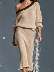Ensemble pull épaule jupe midi — vue rapprochée de face, de la taille au buste