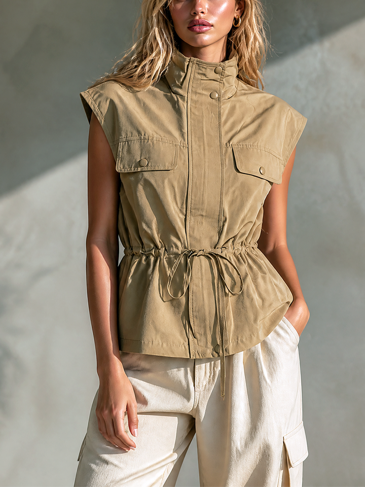 Gilet utilitaire à taille ajustable — vue de face. Soniel Paris.